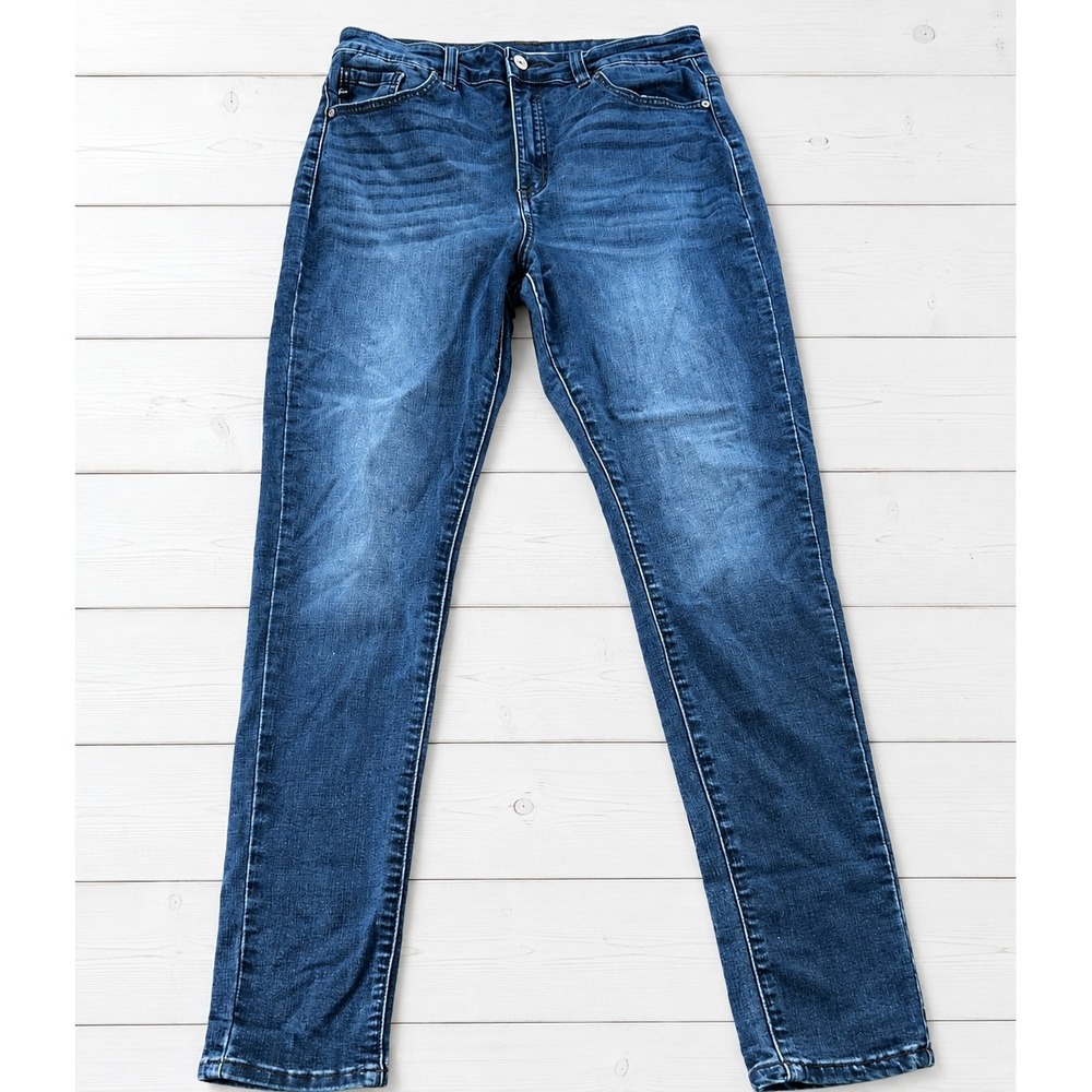 Kancan Dark Wash Curvy Skinny Jeans Mid Rise Stretch Minimalist Women's Size 29